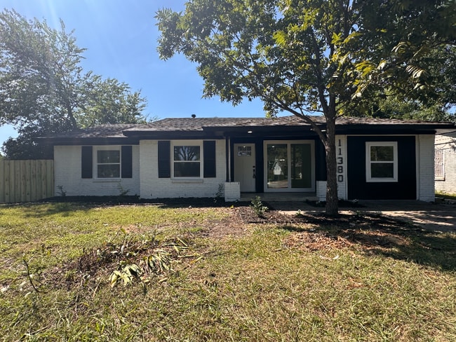 11380 Lanewood Cir in Dallas, TX - Building Photo - Building Photo