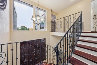 5809 Dolores St in Houston, TX - Building Photo - Building Photo