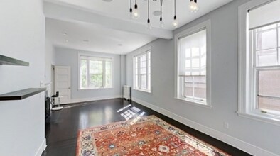371 Harvard St, Unit 2a in Cambridge, MA - Building Photo - Building Photo