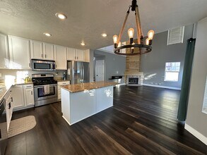 14892 Tooele Ln in Draper, UT - Building Photo - Building Photo