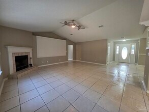 6913 Hanover Ct in Milton, FL - Building Photo - Building Photo