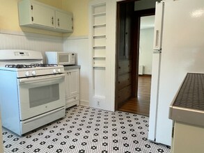 208 W 3rd St in Buchanan, MI - Building Photo - Building Photo