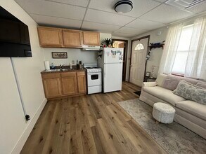 20 1/2 Fern St, Unit 20.5A (Downstairs Unit in Athens, OH - Foto de edificio - Building Photo