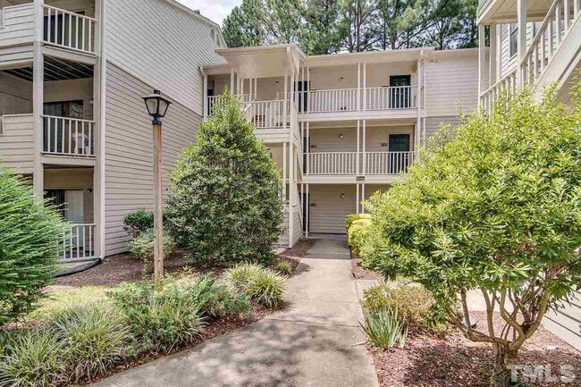 Room in Condo on Audubon Lake Dr in Durham, NC - Building Photo - Building Photo
