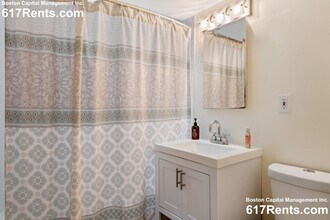 1982 Commonwealth Ave in Boston, MA - Building Photo - Building Photo