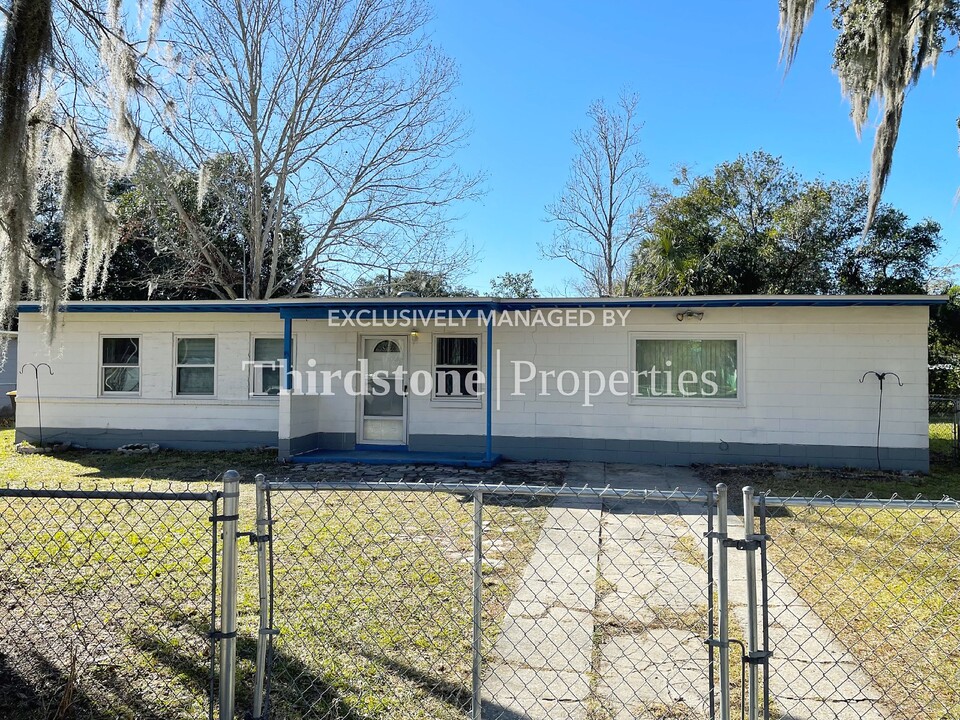 6122 Ortega Farms Blvd in Jacksonville, FL - Building Photo