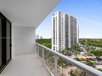 20281 E Country Club Dr, Unit 602 in Aventura, FL - Foto de edificio - Building Photo