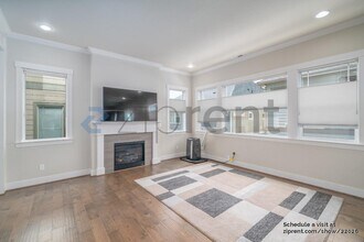15193 NW Delia St in Portland, OR - Building Photo - Building Photo