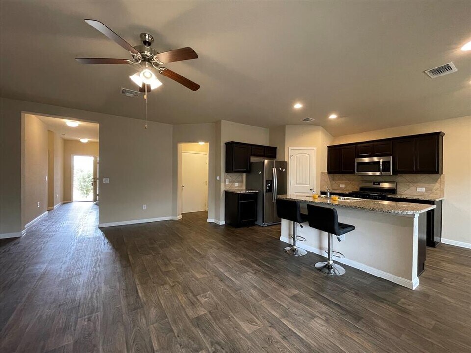 11120 Reliance Creek Dr in Austin, TX - Building Photo