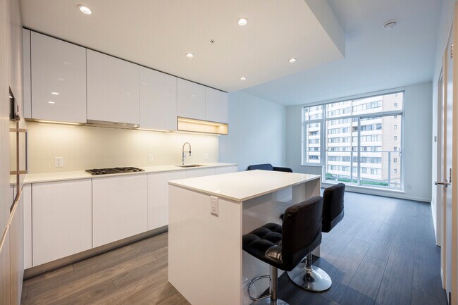 6500 Minoru Blvd in Richmond, BC - Building Photo - Building Photo