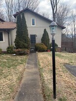 2207 Forest Acres Dr in Johnson City, TN - Building Photo