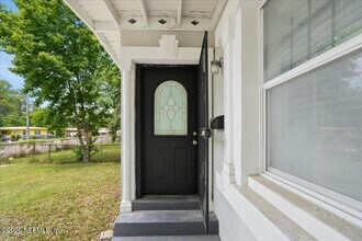 6601 Cleveland Rd in Jacksonville, FL - Building Photo - Building Photo