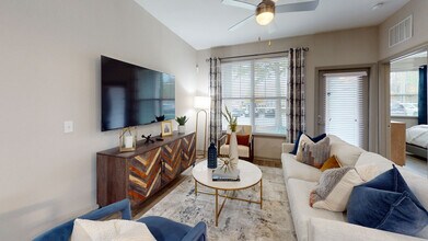 Highland Park at Northlake in Charlotte, NC - Foto de edificio - Building Photo