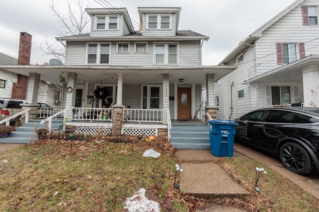 1446 Hopkins Ave in Lakewood, OH - Building Photo - Building Photo