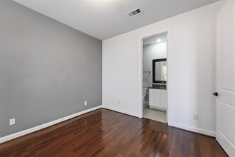 5747 Kansas St in Houston, TX - Building Photo - Building Photo