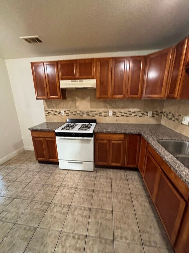 159 W 89th St in Los Angeles, CA - Foto de edificio - Building Photo