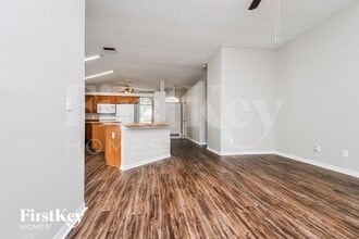 1405 Compton St in Brandon, FL - Foto de edificio - Building Photo