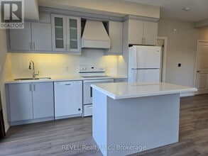 50 Herrick Ave in St Catharines, ON - Building Photo - Building Photo