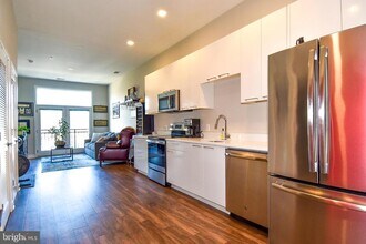 989 S Buchanan St in Arlington, VA - Building Photo - Building Photo