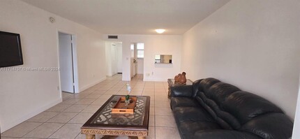 2861 Leonard Dr in Aventura, FL - Building Photo - Building Photo