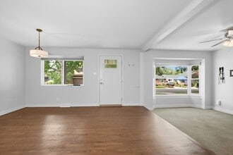 122 Newport St in Denver, CO - Building Photo - Building Photo