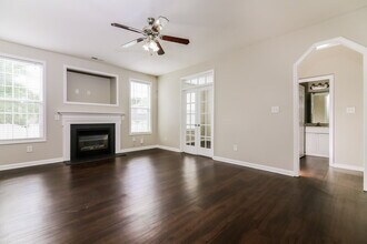 8015 Willowglen Dr in Raleigh, NC - Building Photo - Building Photo