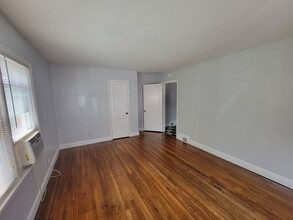 1006 Hampton St in Greensboro, NC - Foto de edificio - Building Photo