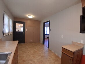 1508 E English St in Danville, IL - Building Photo - Building Photo