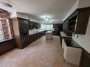 18 Mayfair Grove Ct in Spring, TX - Foto de edificio - Building Photo