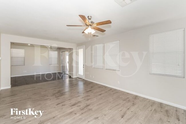 9032 W Sendero Ave in Las Vegas, NV - Building Photo - Building Photo