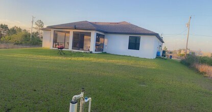 2811 25th St SW in Lehigh Acres, FL - Building Photo - Building Photo