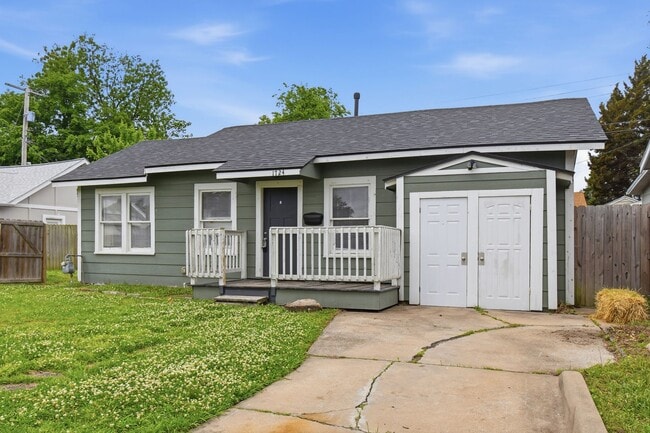 1724 S Jamestown Ave in Tulsa, OK - Building Photo - Building Photo