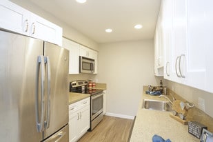 Loma Portal Apartments