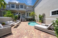 846 9th Ave S in Naples, FL - Foto de edificio - Building Photo