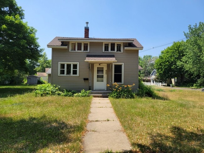 property at 455 N 4th St