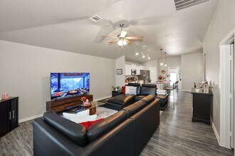 1743 Wesleyan St in Timbercreek Canyon, TX - Building Photo - Building Photo