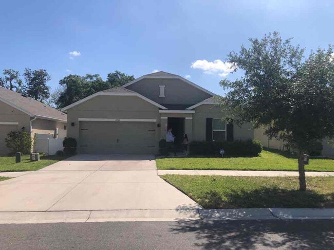 6867 Wagon Trail St in Zephyrhills, FL - Building Photo - Building Photo