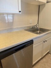 10 Crescent Dr in Andover, MA - Building Photo - Building Photo