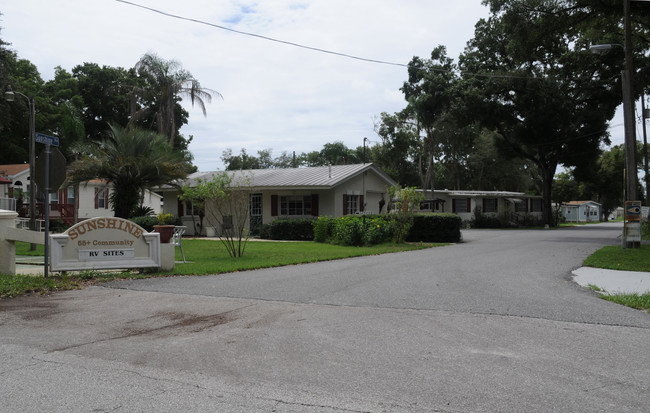 Sunshine Mobile Home Park in Lady Lake, FL - Building Photo - Building Photo