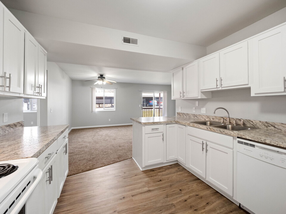 Creekside at Fenton Heights in Fenton, MI - Foto de edificio