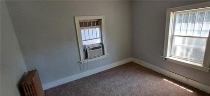 3012 Felix St, Unit 4 in St. Joseph, MO - Building Photo - Building Photo