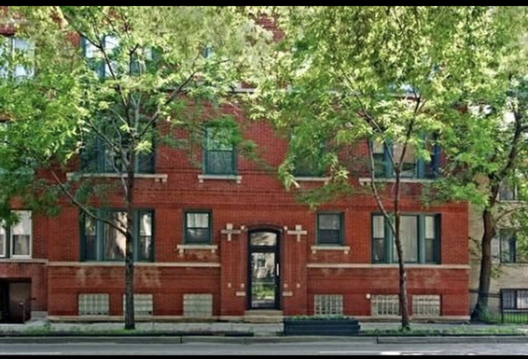 5734 N Ridge Ave in Chicago, IL - Building Photo