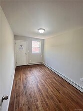 609 E 96th St in Brooklyn, NY - Foto de edificio - Building Photo