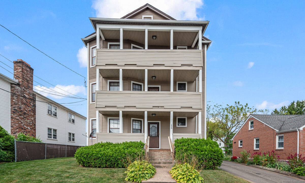 238 Booth St in New Britain, CT - Building Photo
