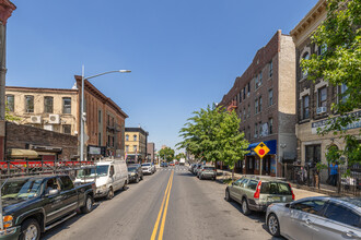 463 Wilson Ave in Brooklyn, NY - Foto de edificio - Building Photo