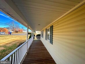 7517 Fisher Dr in Falls Church, VA - Building Photo - Building Photo