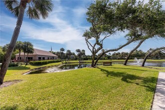 2641 NE Ocean Blvd in Stuart, FL - Foto de edificio - Building Photo