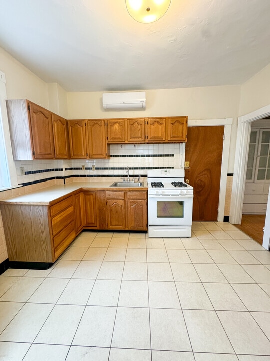 223 N Harvard St, Unit 8 in Boston, MA - Building Photo
