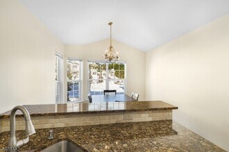 12 Woodmont Dr in Randolph, NJ - Foto de edificio - Building Photo