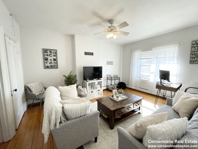 748 E 4th St, Unit 3
